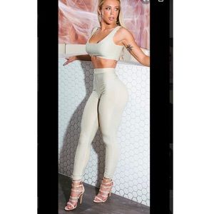 Tammy Hembrow's gold Glitter Top and leggings set